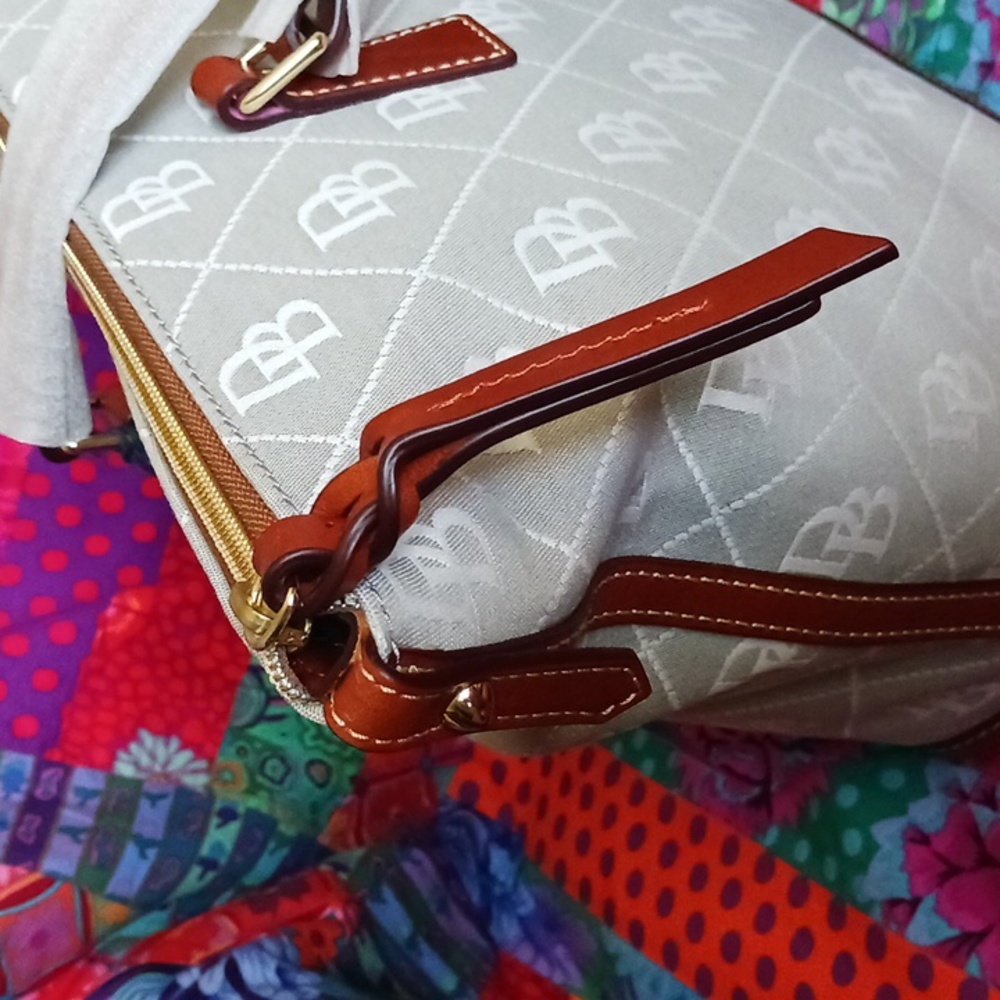 Dooney and Bourke Tote - Picture 4 of 14